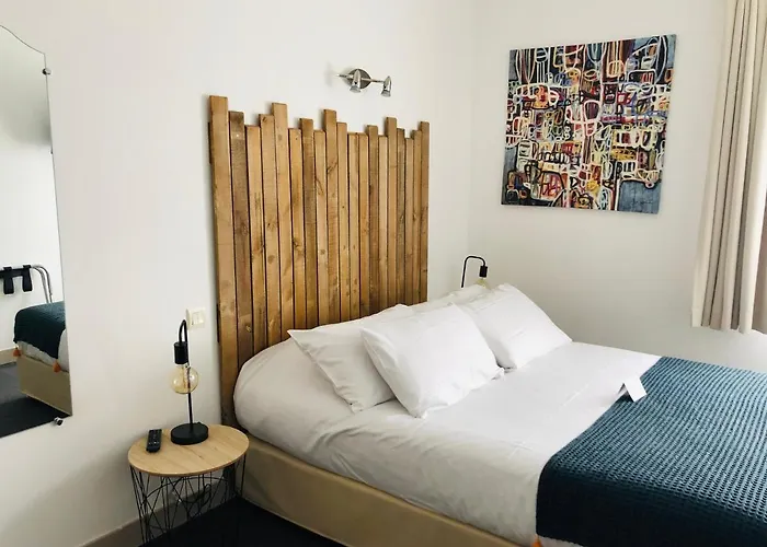 Logis Sea View Hotel 3*