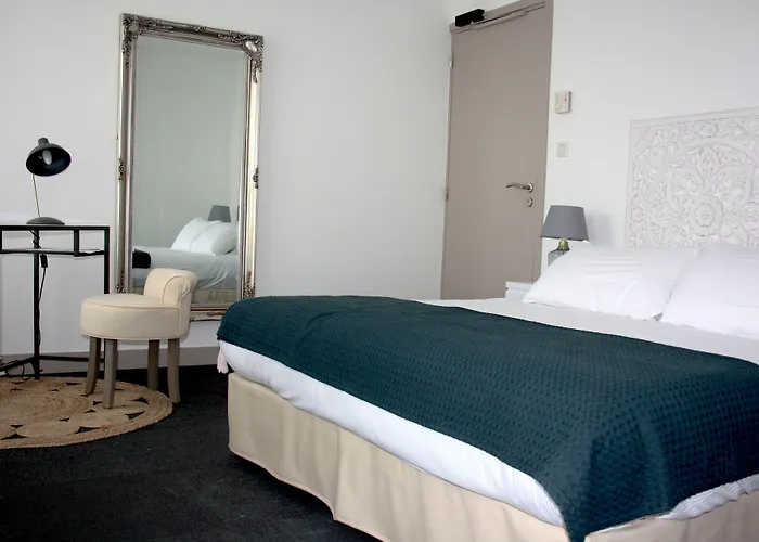 Logis Sea View Hotel