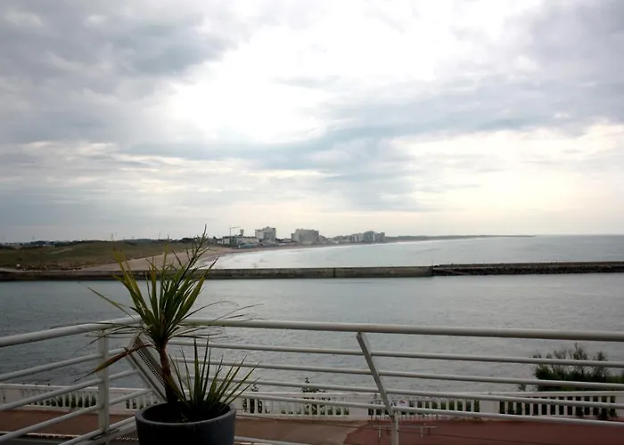 Hotel Logis Sea View 3*