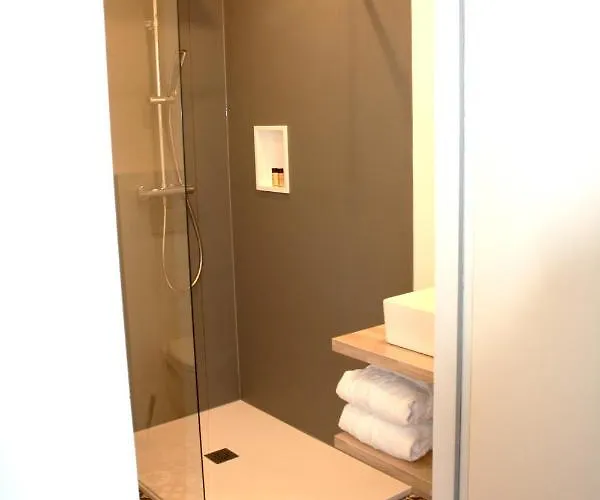 Logis Sea View Hotel 3*