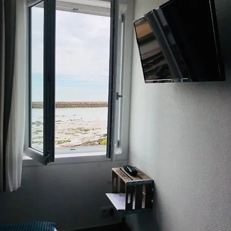 Logis Sea View 3*