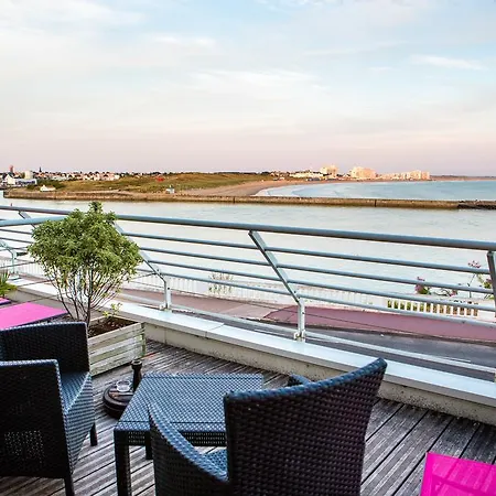 Logis Sea View 3*
