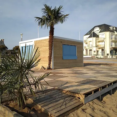 Logis Sea View 3*