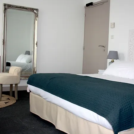 Logis Sea View Hotel