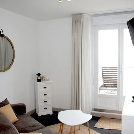 Logis Sea View Hotel