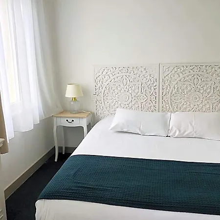 Logis Sea View Hotel 3*