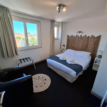 Logis Sea View Hotel