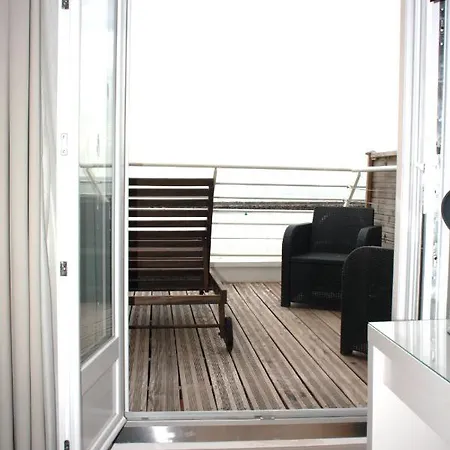 Sea View 3*