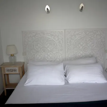 Hotel Logis Sea View 3*